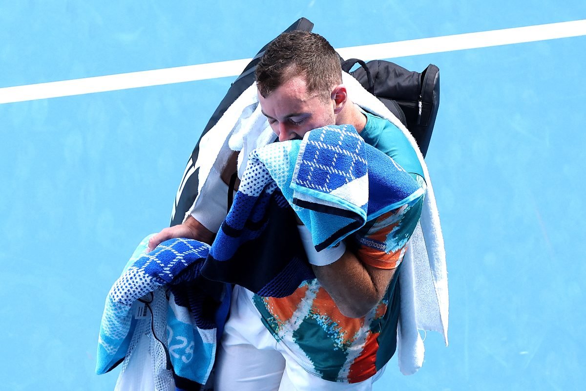 AI Refereeing Tech Creates Hilarious Interruption With Chants Of Foot Fault During Thompson-Koepfer Clash