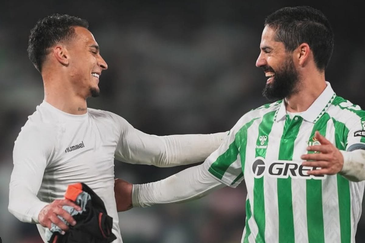 Isco Wants Real Betis To Crowdfund Money To Retain Antony From Manchester United