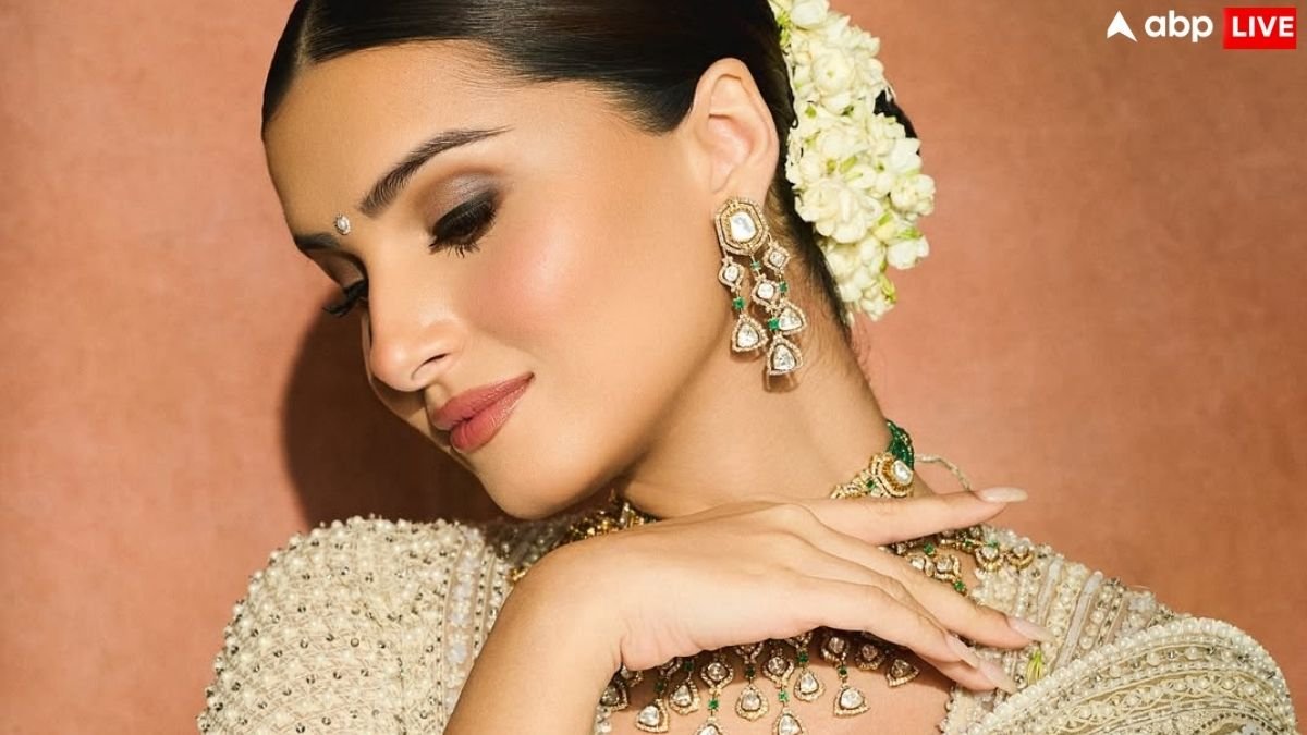 गणेश चतुर्थी के मौके पर वीर पहारिया संग रिश्ते को तारा सुतारिया ने किया कंफर्म, शेयर की कोजी फोटो