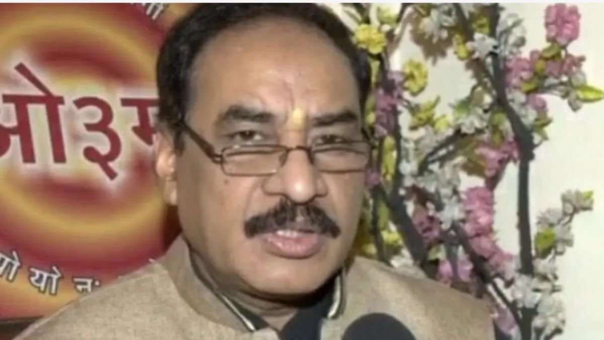 वक्फ बिल पेश होने से पहले विश्व हिंदू परिषद ने दी विरोधियों को वॉर्निंग- नमाज को काला करना और मस्जिदों को...