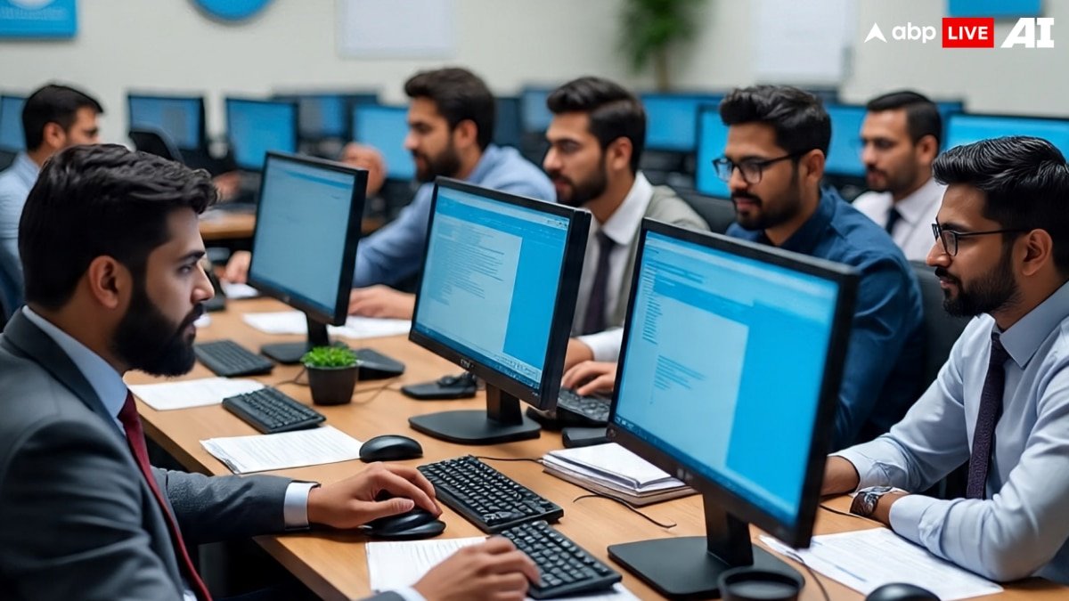 ट्रंप के H-1B वीजा फीस बढ़ाने से मची अफरा-तफरी के बीच अमेरिकी अधिकारी ने दी गुड न्यूज, बोले- सिर्फ नए...