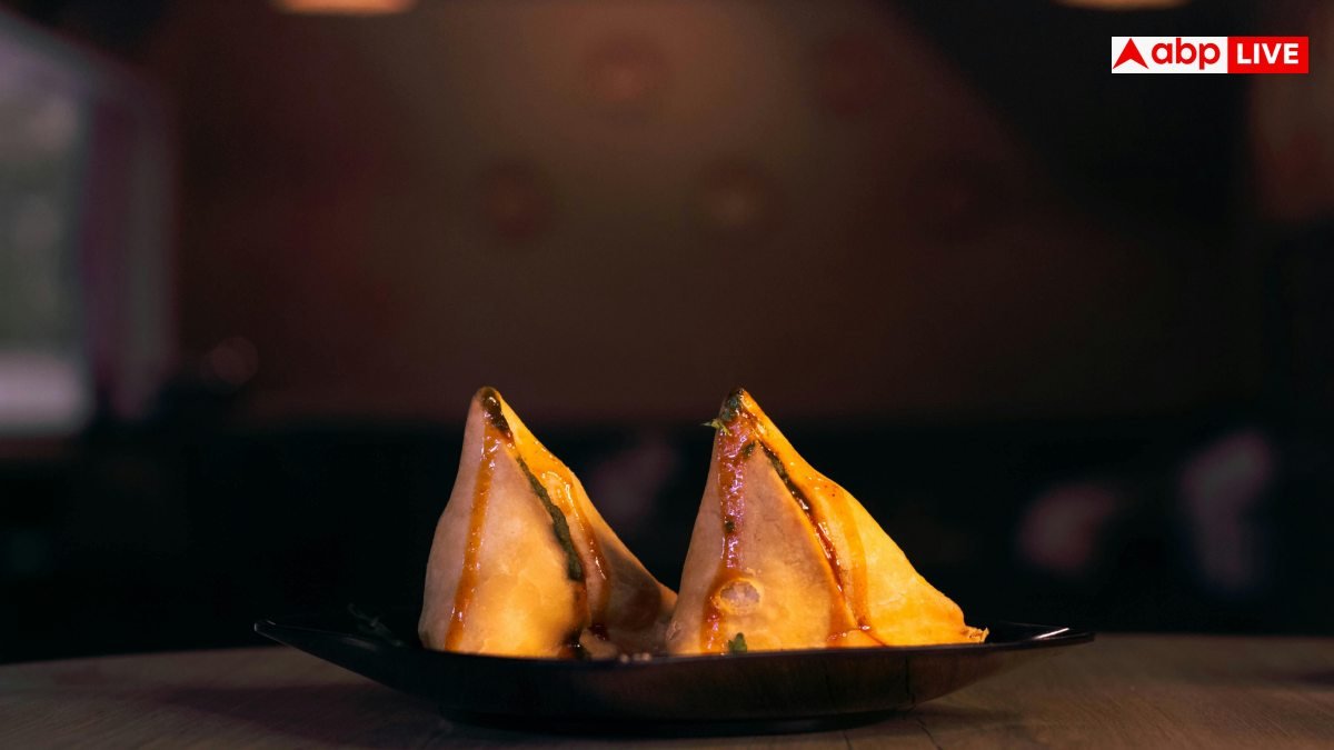 Street Food Cancer Risk: कहीं बार-बार जले हुए तेल के समोसे तो नहीं खाते आप, जानें कितना बढ़ जाता है कैंसर का रिस्क