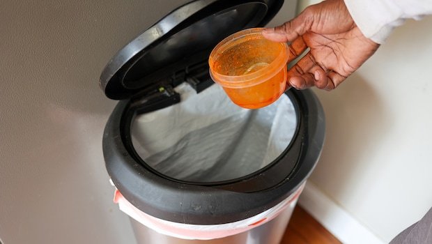 5 Signs You Should Throw Away Your Plastic Food Storage Containers