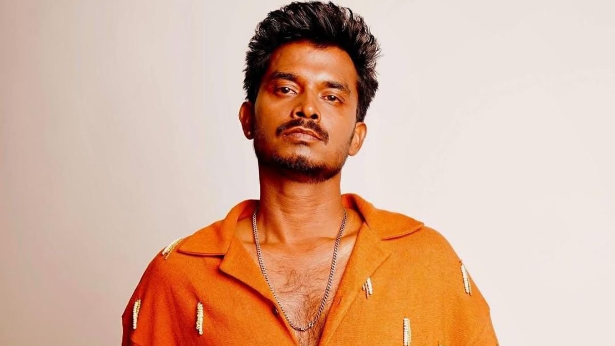 किस कॉलेज से पढ़े हैं पंचायत के विनोद? जानिए कितनी की है पढ़ाई