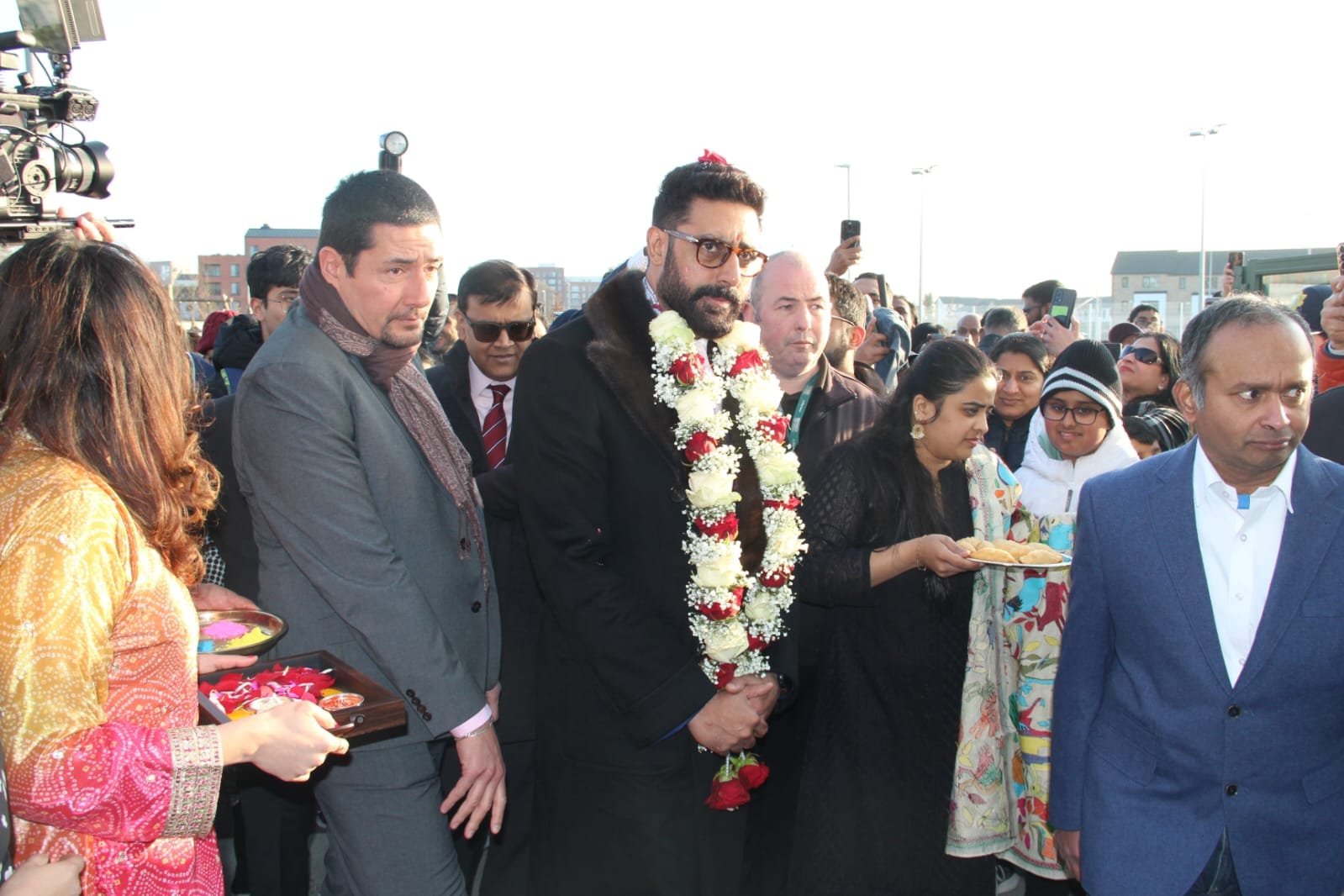 Abhishek Bachchan Receives Warm Welcome In Dublin, Gets Huge Support To Promote ETPL, Visits Indian