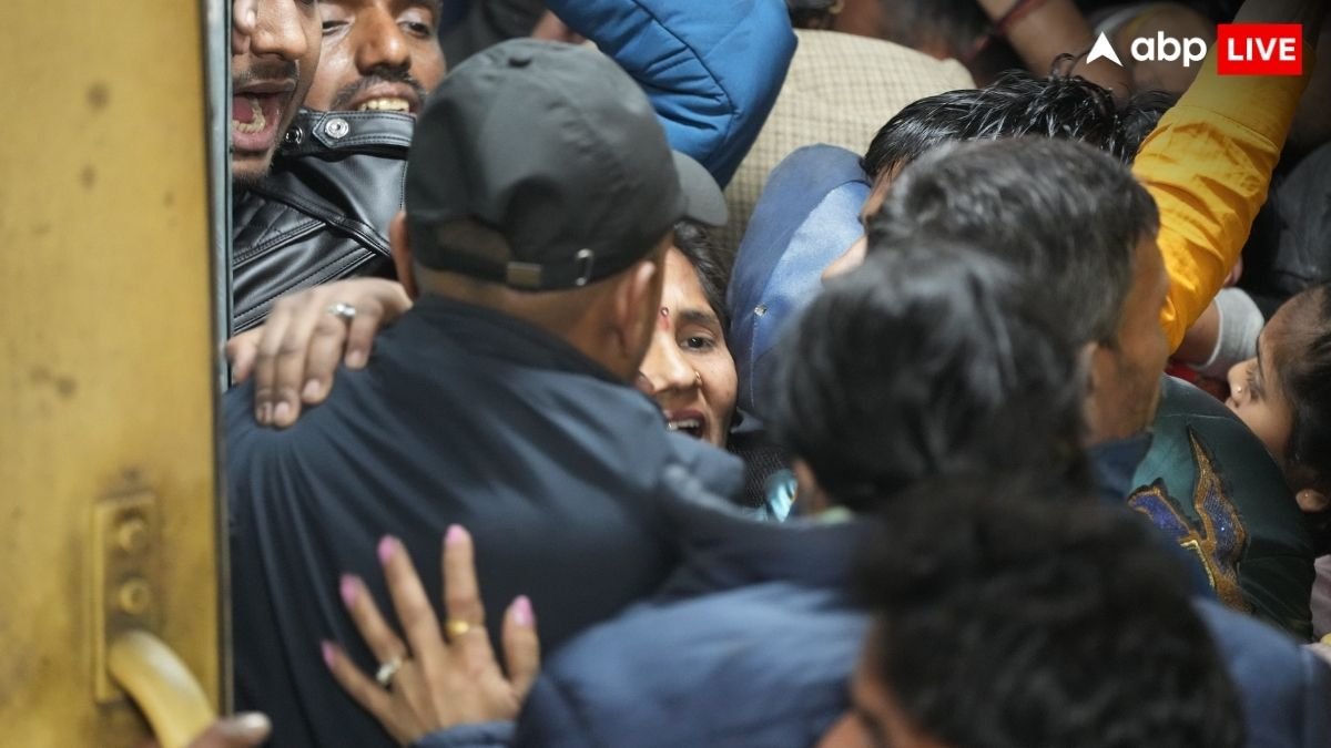 New Delhi Railway Station Stampede: बेटी से मिलने आई थी और काल ले गया... भगदड़ की वो दर्दभरी कहानी जो रुला देगी