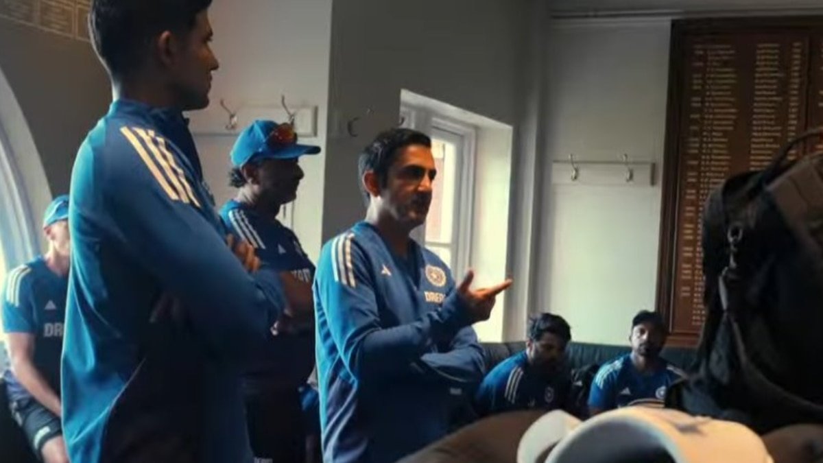IND vs ENG: लॉर्ड्स में हार के बाद गौतम गंभीर ने सबके सामने इस खिलाड़ी से कही ये बात, ड्रेसिंग रूम का वीडियो हो गया वायरल