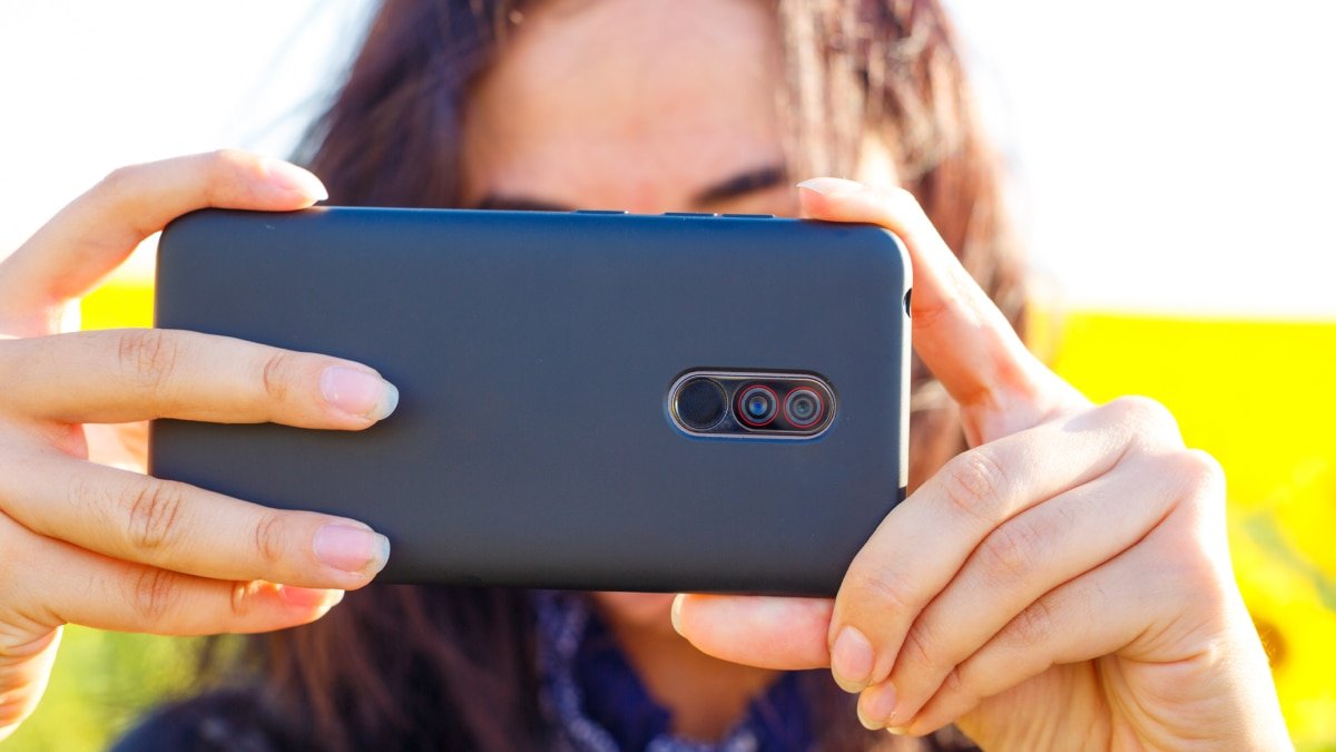 Smartphones में कम हो रहे हैं कैमरे, फिर से आ रहा है यह ट्रेंड, रिसर्च में हुआ खुलासा