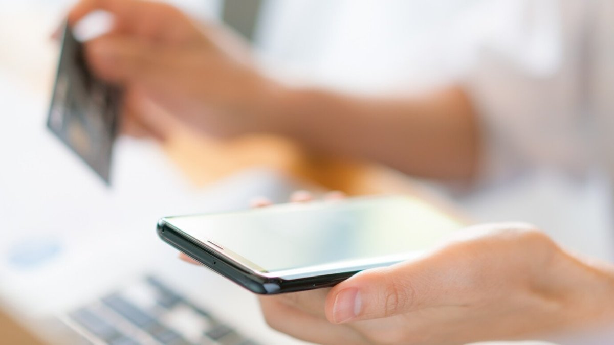 सावधान! मोबाइल वॉलेट पर भी है स्कैमर्स की नजर, कई तरीकों से हो रहे Scam, खुद को ऐसे रखें सेफ