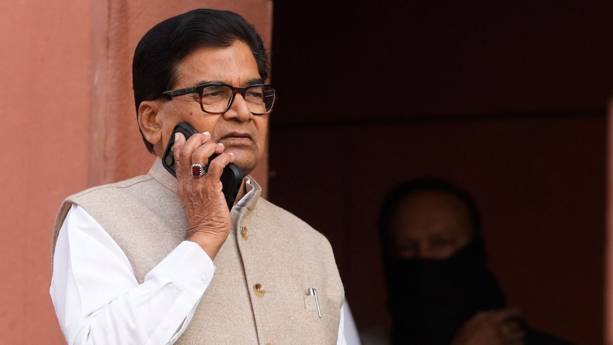 योगी की पुलिस निकालेगी रामगोपाल यादव की हेकड़ी, विंग कमांडर व्योमिका सिंह पर विवादित बयान के बाद VHP ने दर्ज कराई शिकायत