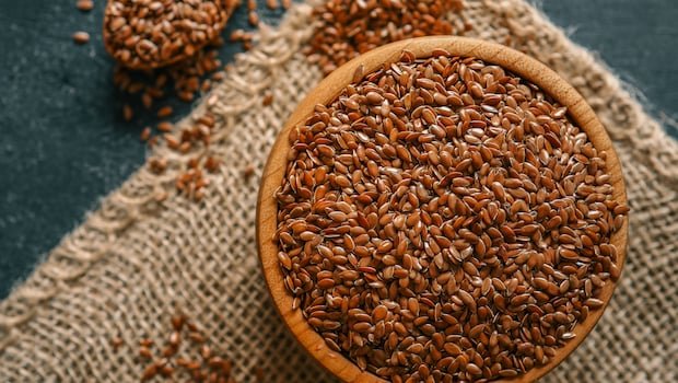 Flaxseeds Or Chia Seeds? Which One Gives You More Nutrition? Find Out From An Expert