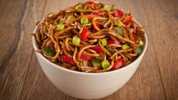 Want To Make Perfect Veg Chowmein At Home? Follow These Pro Tips
