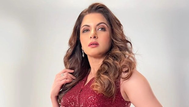 Summer Special: Bhagyashree Combines Zucchini And Peanuts In This Healthy 5-Minute Recipe