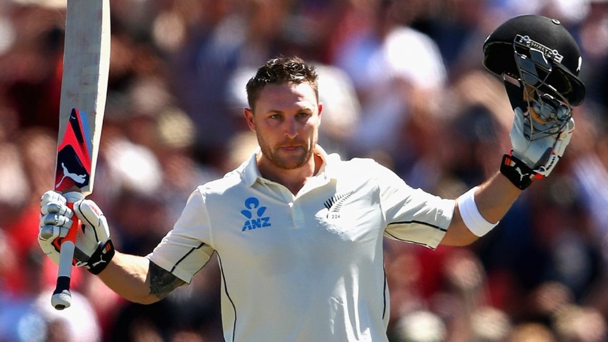 टेस्ट क्रिकेट में सबसे तेज शतक लगाने वाले 10 बल्लेबाज, लिस्ट में कोई भी भारतीय शामिल नहीं
