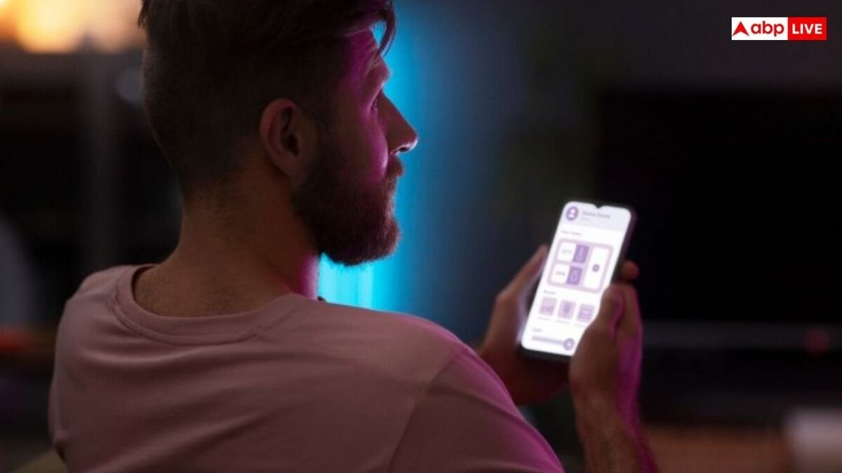 रात को सोने से पहले स्क्रीन का करते हैं इस्तेमाल, इन बीमारियों का बना रहता है खतरा