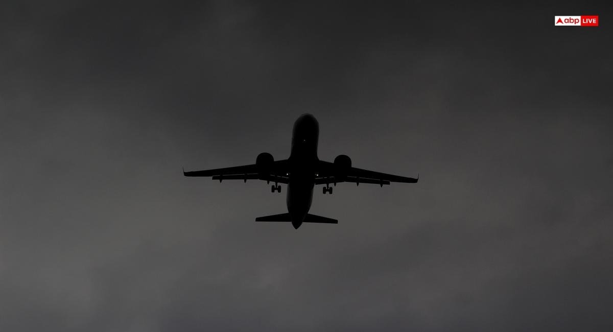 लाहौर से कराची जाना था, लेकिन पहुंचा दिया सऊदी अरब! पाकिस्तानी एयरलाइंस की चूक से इंजीनियर की लगी लंका