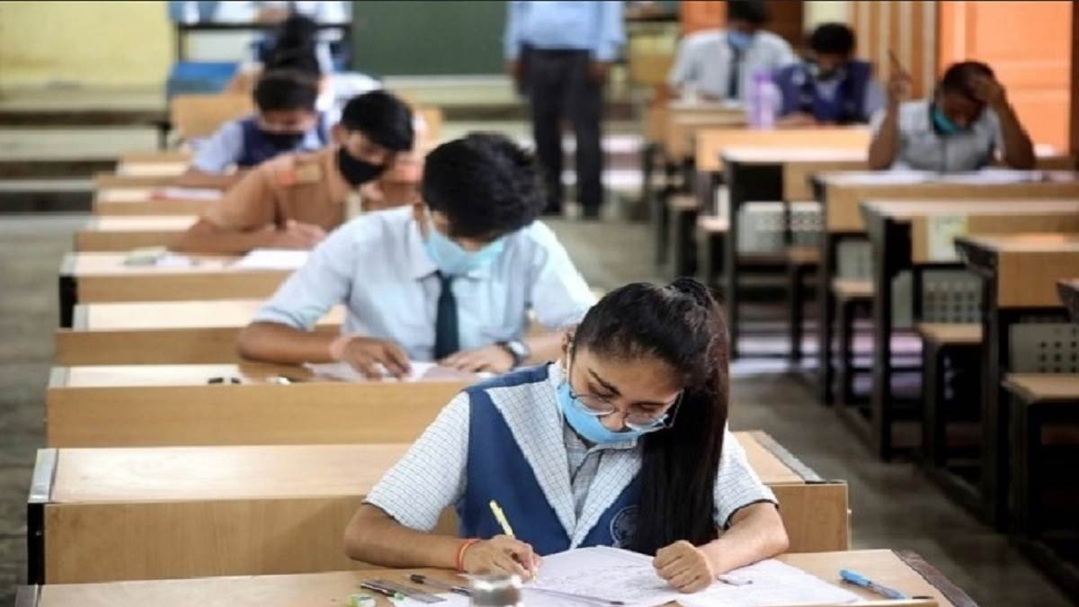 MP Board Exam 2025: 10वीं व 12वीं बोर्ड एग्जाम की डेट्स में हुआ बदलाव, जानिए नया टाइम टेबल