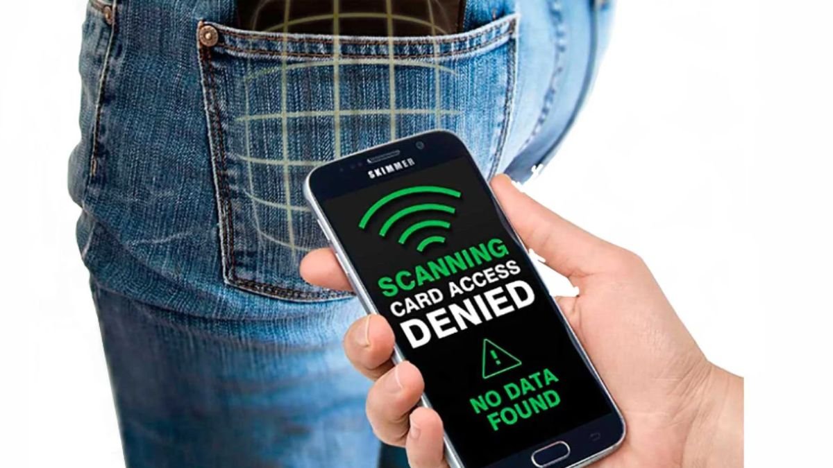 आपके बैग में रखे ATM से भी हो सकता है आपका पैसा चोरी, जान लें कैसे, वरना हो जाएंगे शिकार