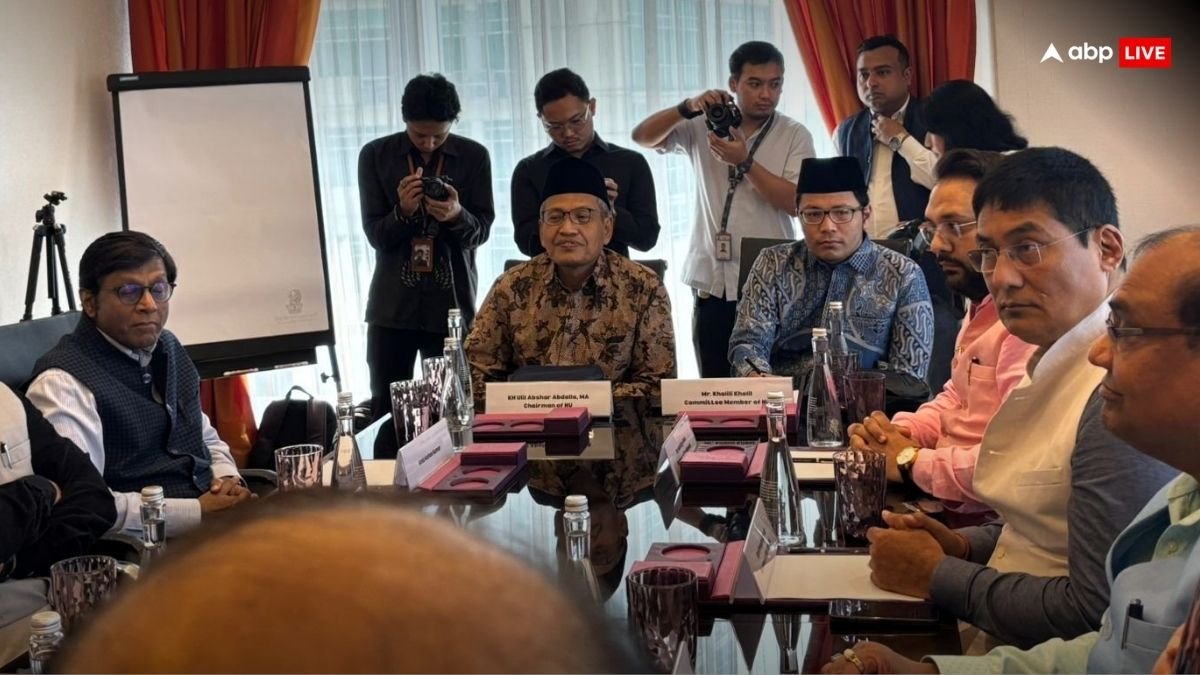 इस्लाम के नाम पर फैला रहे हिंसा, हिंदू, बौद्ध, ईसाइयों को..., सबसे बड़े इस्लामिक मुल्क इंडोनेशिया के मुस्लिम बोर्ड की ये बात सुन ले पाकिस्तान