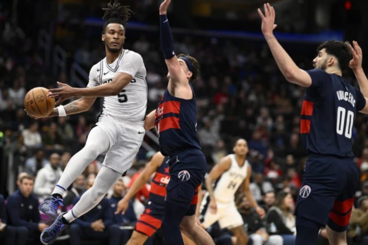 Spurs Stephon Castle Leads Comesupport Win For Rising Stars Team To Qualify For NBA All-Star Game