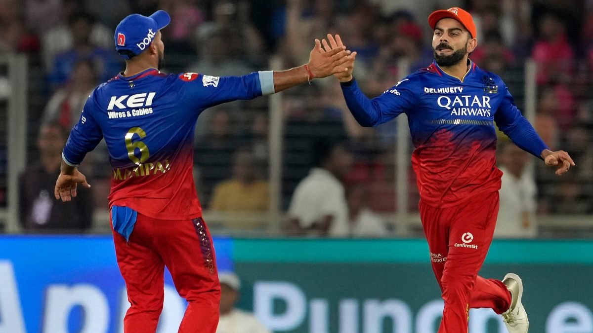 फिल साल्ट और विराट कोहली करेंगे ओपनिंग? दमदार है मिडिल ऑर्डर; जानें IPL 2025 की RCB की प्लेइंग इलेवन