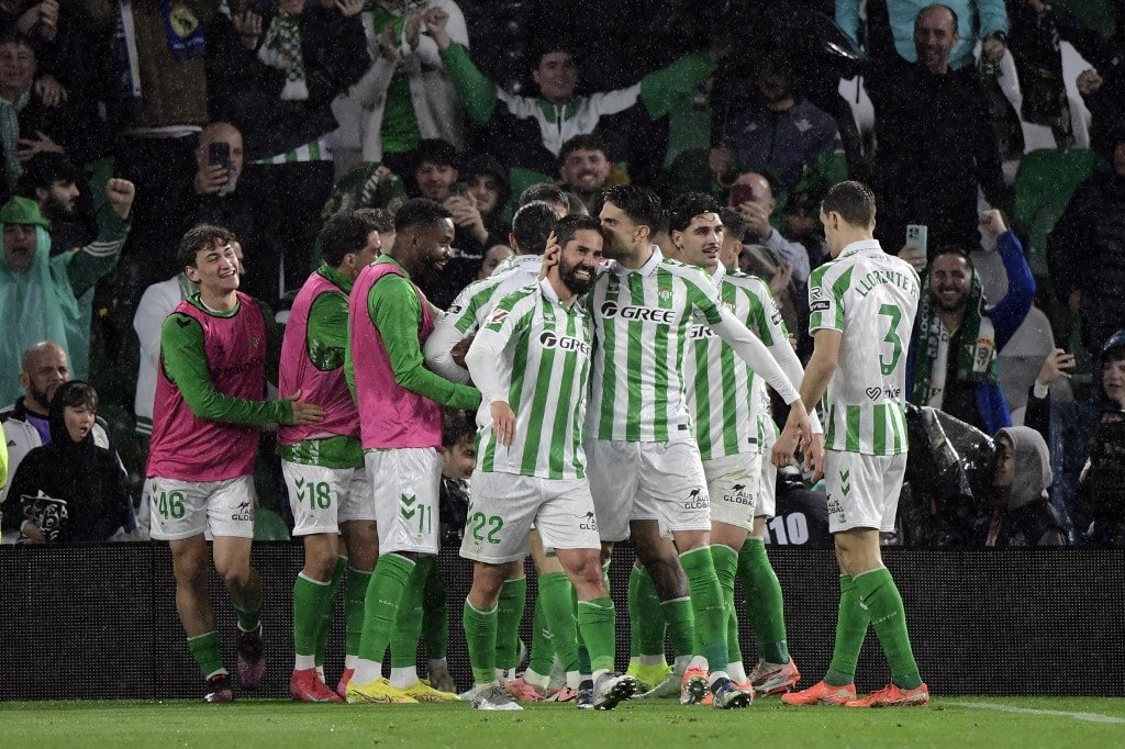 Iscos Betis Upset La Liga Champions Real Madrid