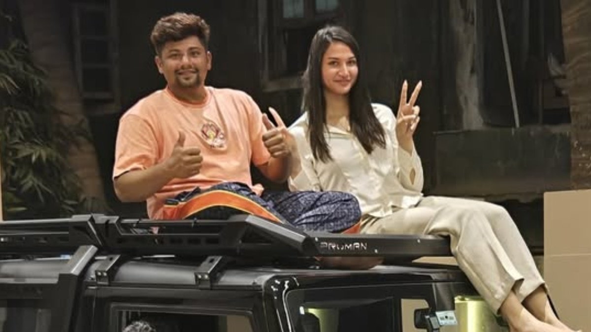 क्रिकेटर सरफराज खान से मिलने उनके घर पहुंचीं अनाया बांगर, खूब की मस्ती; शेयर किया वीडियो