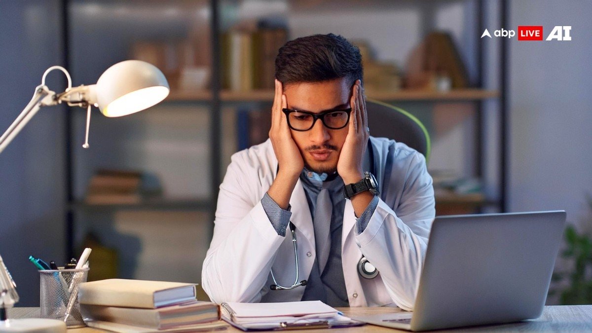 NEET 2025 से पहले NTA की डिजिटल सर्जिकल स्ट्राइक! 122 फर्जी सोशल मीडिया चैनल्स पर कसा शिकंजा