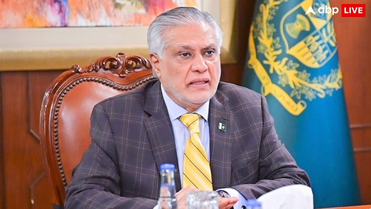 भारत पर ट्रंप ने लगाया 50% टैरिफ तो बदले पाकिस्तान के सुर, सीजफायर के लिए गिड़गिड़ाने वाले इशाक डार बोले- हमारे हथियारों ने...