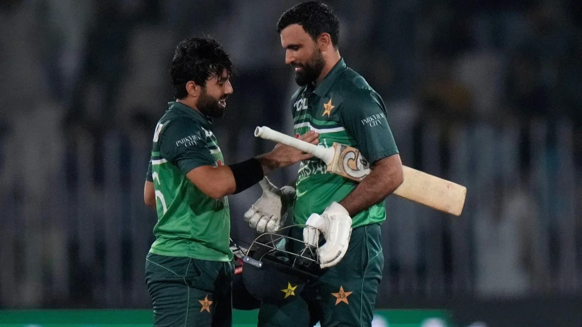 IND vs PAK: भारत के खिलाफ मुकाबले से बाहर हुआ पाकिस्तान का यह दिग्गज बैटर! सामने आई बड़ी जानकारी