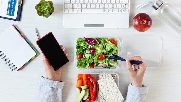 How To Brave Corporate Life And Stay Healthy - 11 Diet Tips To Keep In Mind