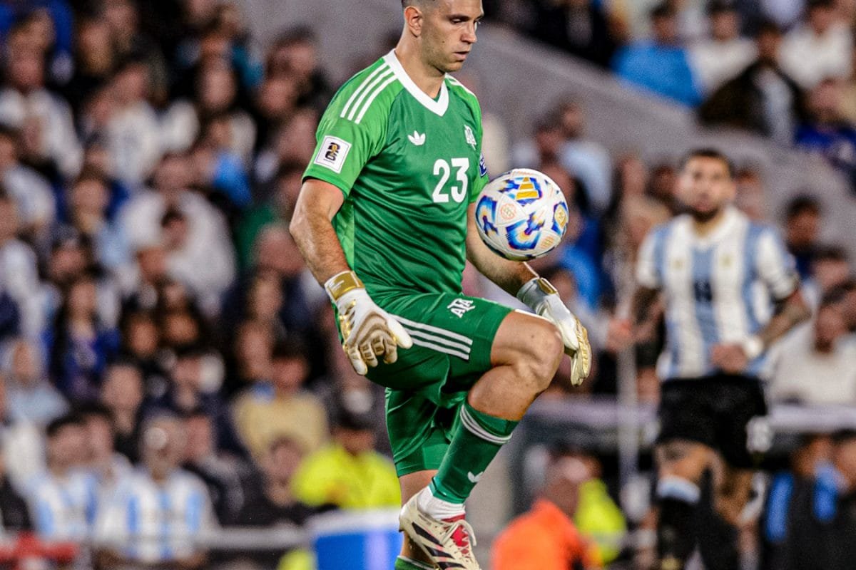 Emiliano Martinez Gets Bored, Does Keepy-Uppies In Goal During Argentinas 4-1 Thrashing Of Brazil: WATCH