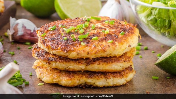 Navratri Vrat Aloo Chilla Recipe: Make This Vrat-Friendly Recipe In Just Ten Minutes (Watch Recipe Video)