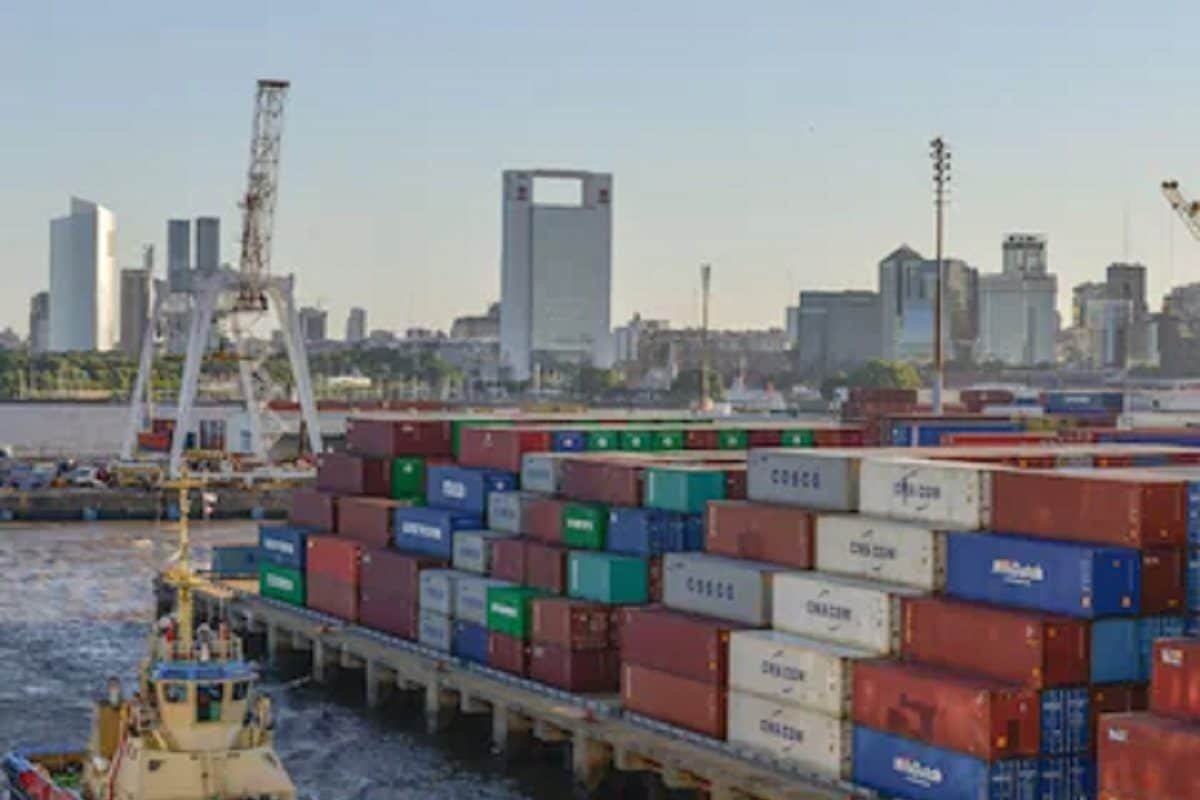 Indias Exports Contract 1% YoY To $38.01 Billion In December; Imports Up 4.8%