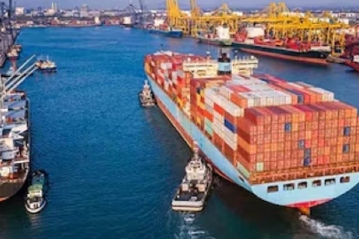 Chinas Exports Surge 12.4% Even As Imports Dip Amid Rising US Tariffs