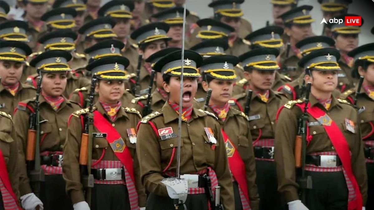 समान मानदंडों पर महिला-पुरुष अधिकारियों का मूल्यांकन नहीं किया जा सकता, सुप्रीम कोर्ट को बताया गया