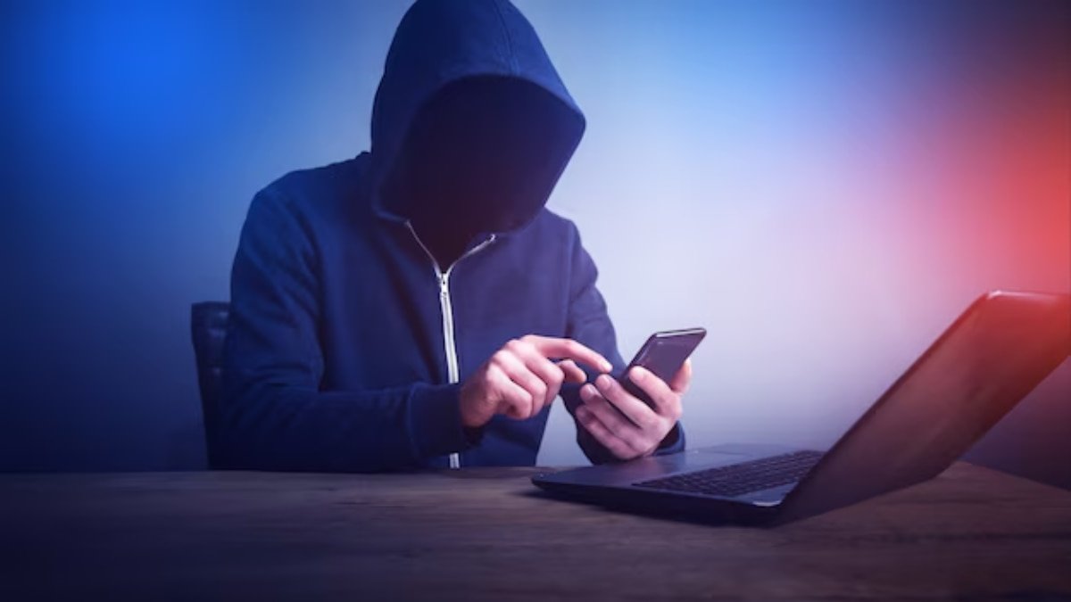 LinkedIn पर नौकरी ढूंढने वाले हो जाएं सावधान! यह गलती कर ली तो अकाउंट हो जाएगा खाली, हैकर्स की है नजर