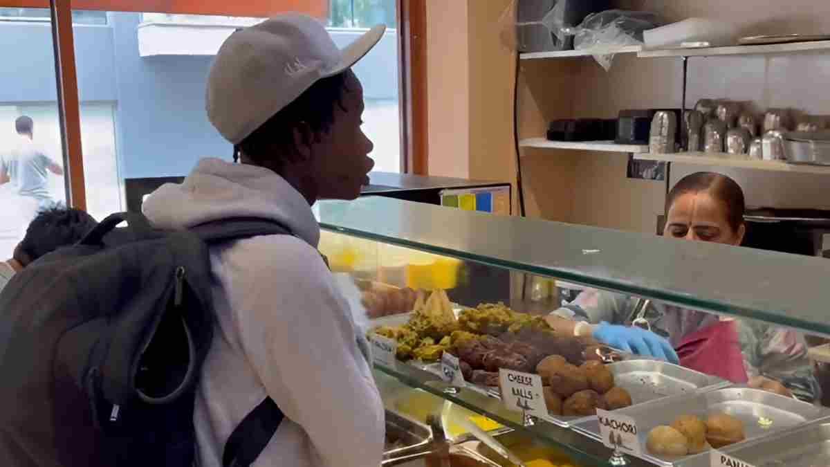 ब्रिटिश YouTuber ने ISKCON रेस्टोरेंट लंदन में खाया चिकन! बवाल मचने पर मांगी माफी, जानें क्या है पूरा मामला