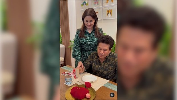 Watch: Sachin Tendulkar Smashes Valentines Day Cake With Wife Anjali