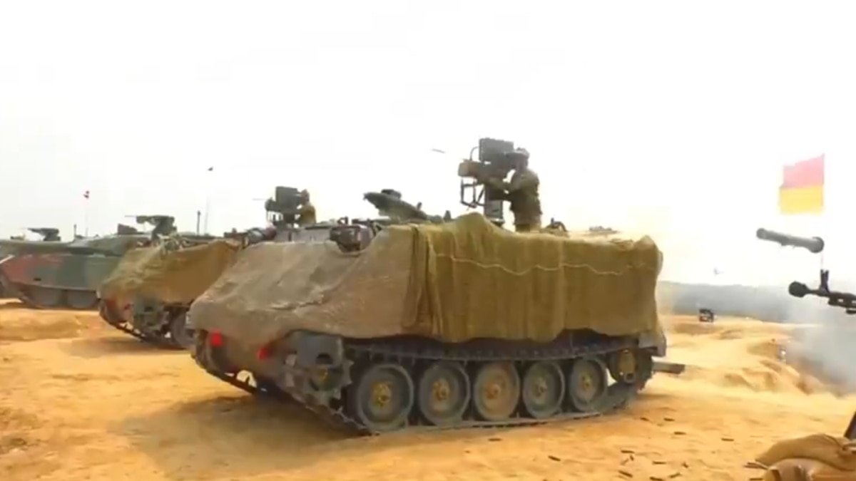 दहशत में पाकिस्तान! भारत के हमले के डर से PAK सेना कर रही ड्रिल, बॉर्डर पर तैनात किया दोस्त का हथियार