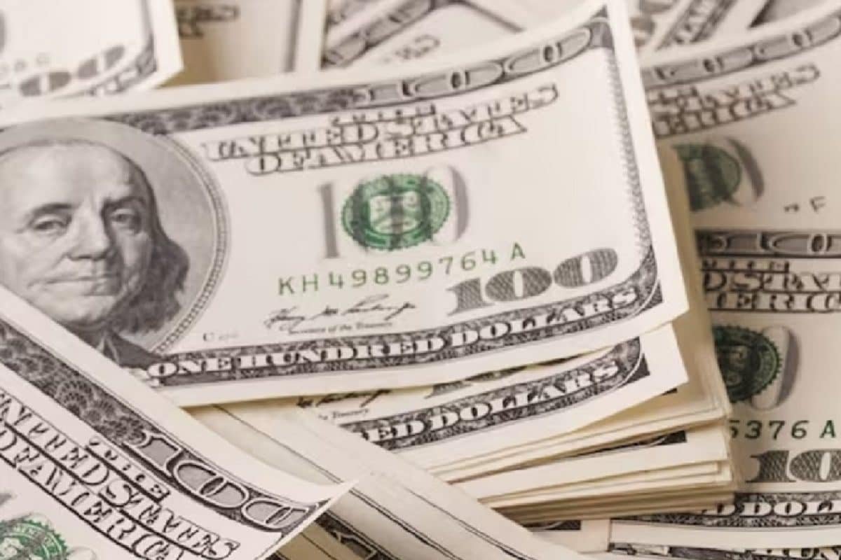 Indias Forex Reserves Rise By $1.57 Billion To  $677.84 Billion