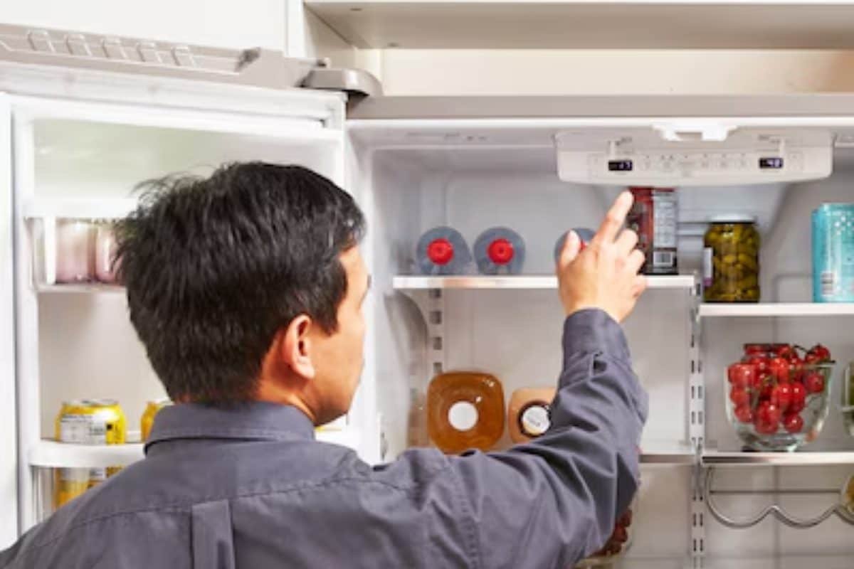 मैकेन‍िक बुलाकर पैसे क्‍यों खर्च करने, खुद चेक कर लें फ्र‍िज में गैस है या नही