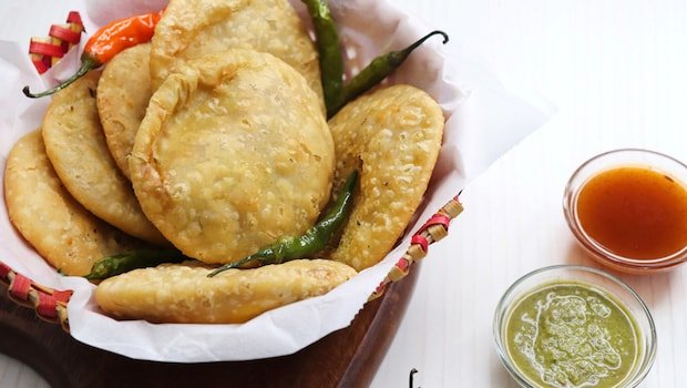 5 Best Places In Jaipur To Enjoy Mouth-Watering Kachoris