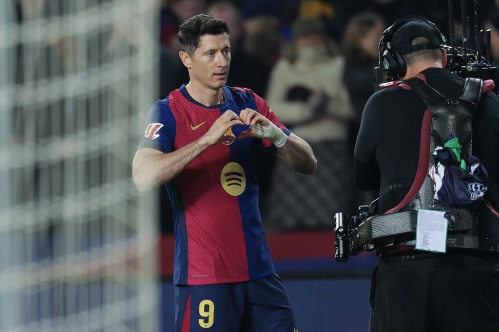 Lewandowski Lifts Barcelona Past Rayo Vallecano And Into La Liga Lead