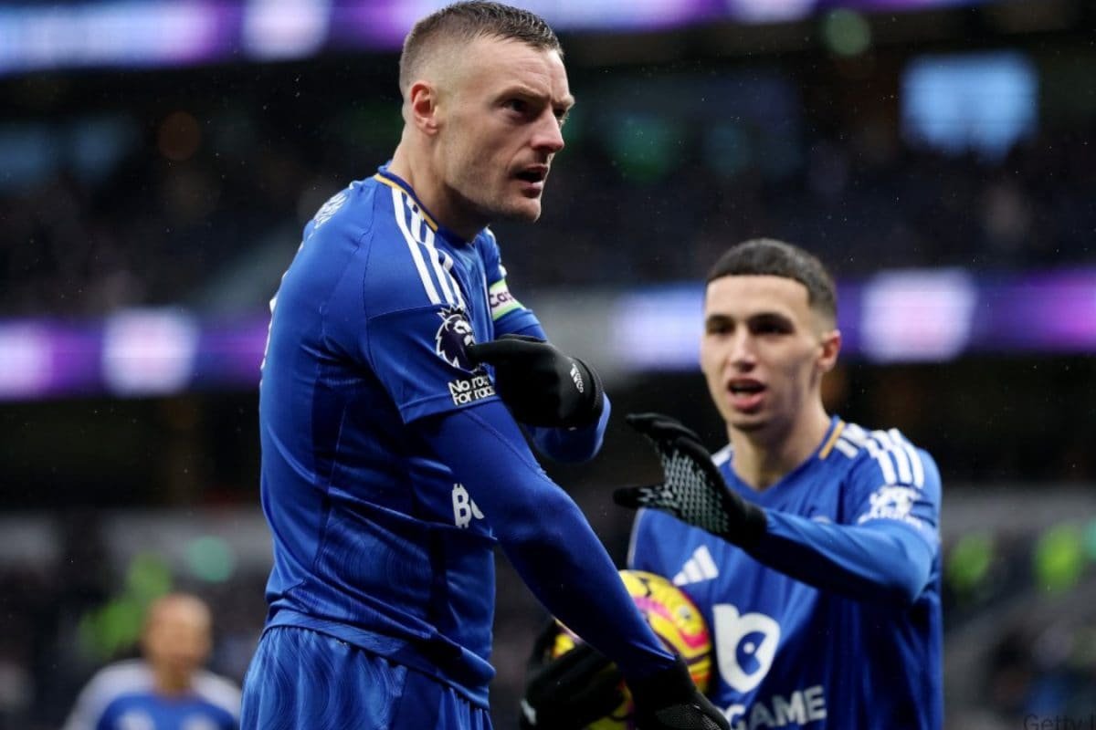 Premier League Wrap: Jamie Vardy Silences Spurs As Leicester City Stun Troubled Tottenham