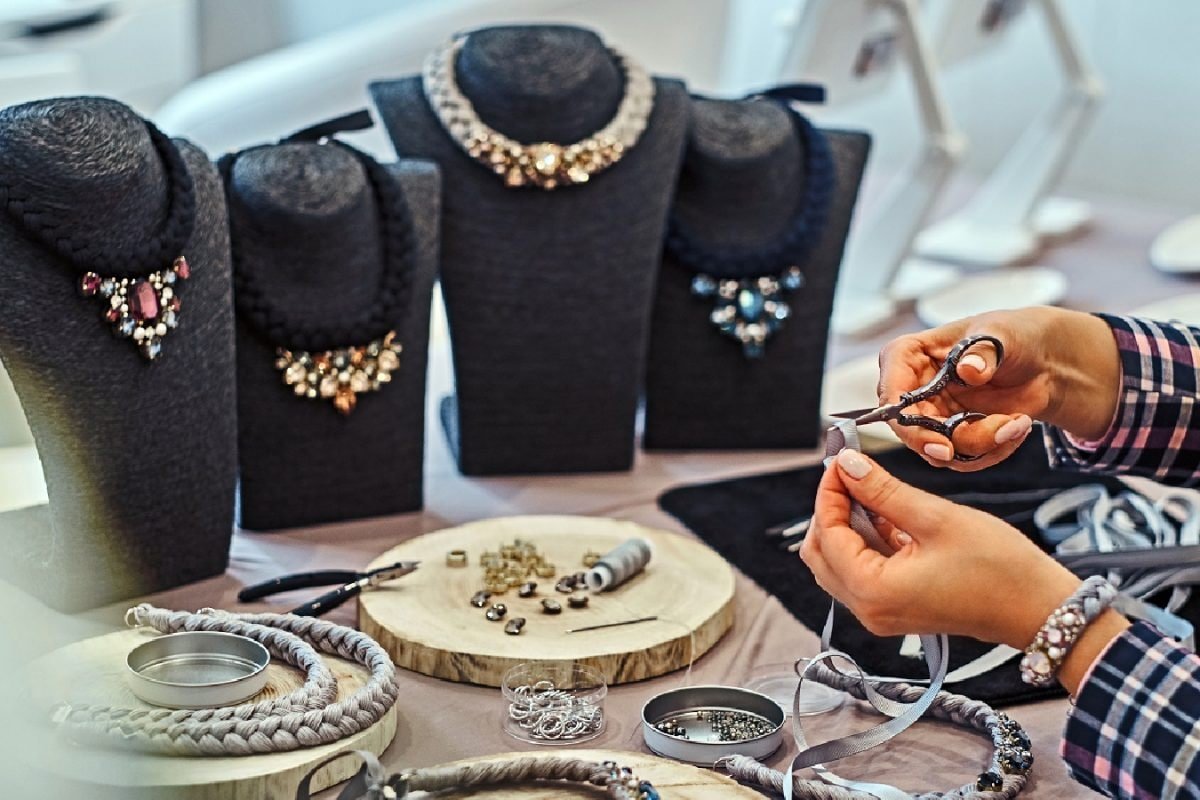 Gold Price Hits 3-Week High: Check 24 Carat Rates In Delhi, Mumbai, Other Cities On June 3