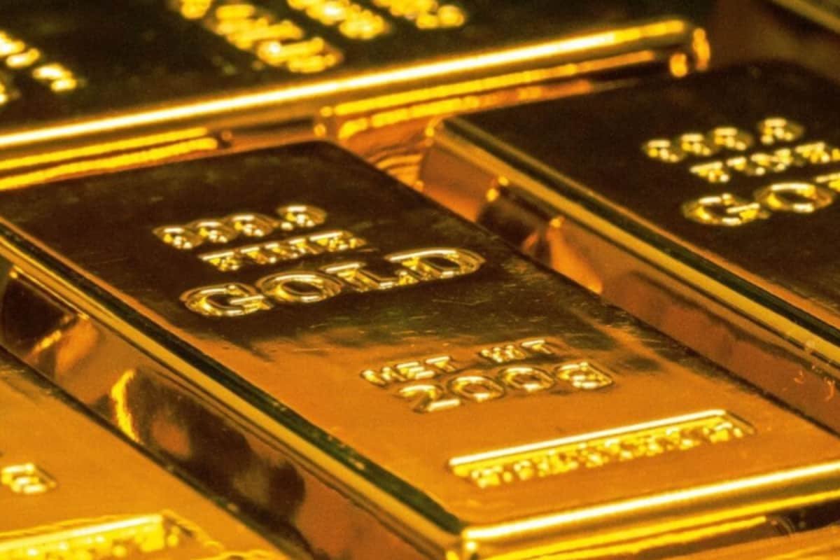 Gold Price Today: Yellow Metal Falls, Silver Down Rs 2000; Check Latest Rates Across India