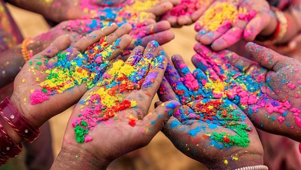 Holi 2025: Hosting A Holi Party? Make These 5 Puri Based Snacks And Impress Your Guests