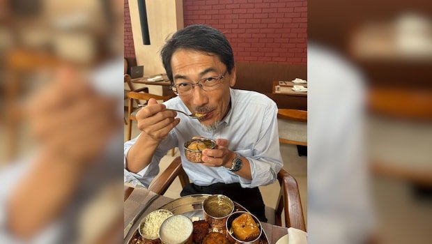 Japanese Envoy Tries Bihars Litti Chokha, Internet Is Impressed