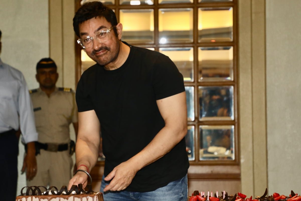 Aamir Khan Turns 60: Mr. Perfectionist Celebrates Birthday With Fans, See Pics